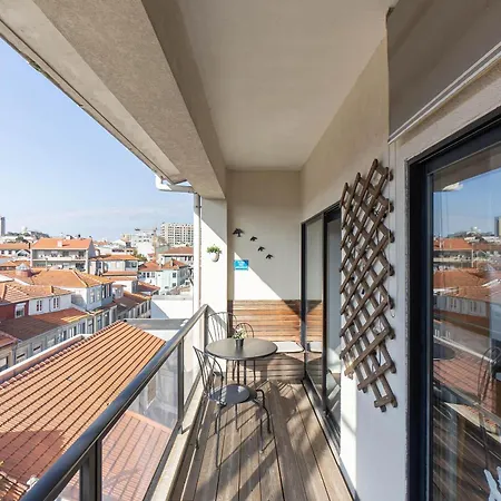 Floor With Sunny Balconies *