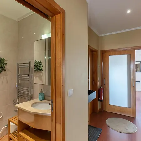 Floor With Sunny Balconies Порту