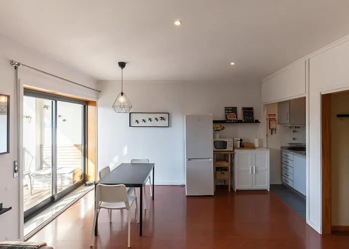 Floor With Sunny Balconies Appartamento Oporto