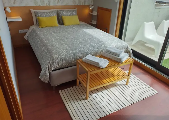 Floor With Sunny Balconies بورتو