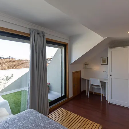 Apartment Floor With Sunny Balconies Porto