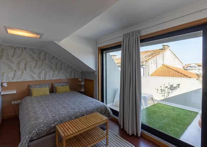 Floor With Sunny Balconies Apartment *