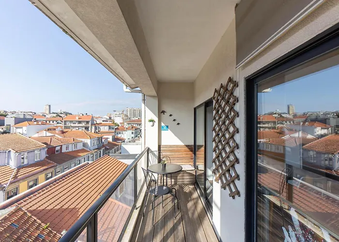 Floor With Sunny Balconies *